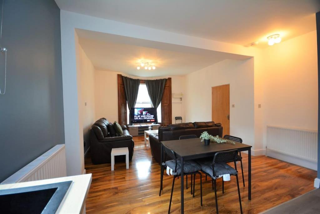 Lovely 4Bedroom Apartment London Kültér fotó