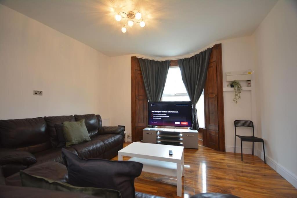 Lovely 4Bedroom Apartment London Kültér fotó